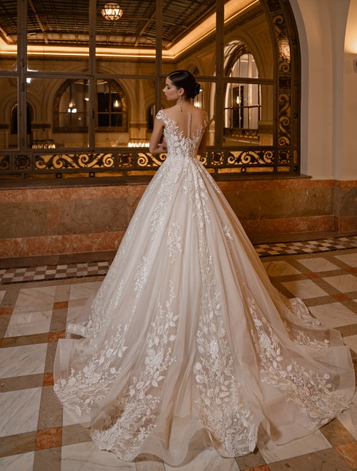 https://elisebride.ro/images/stories/virtuemart/product/11 Magnolia       (3).jpg